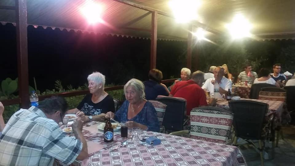 Hotel Schoenberg Kızılot Bagian luar foto