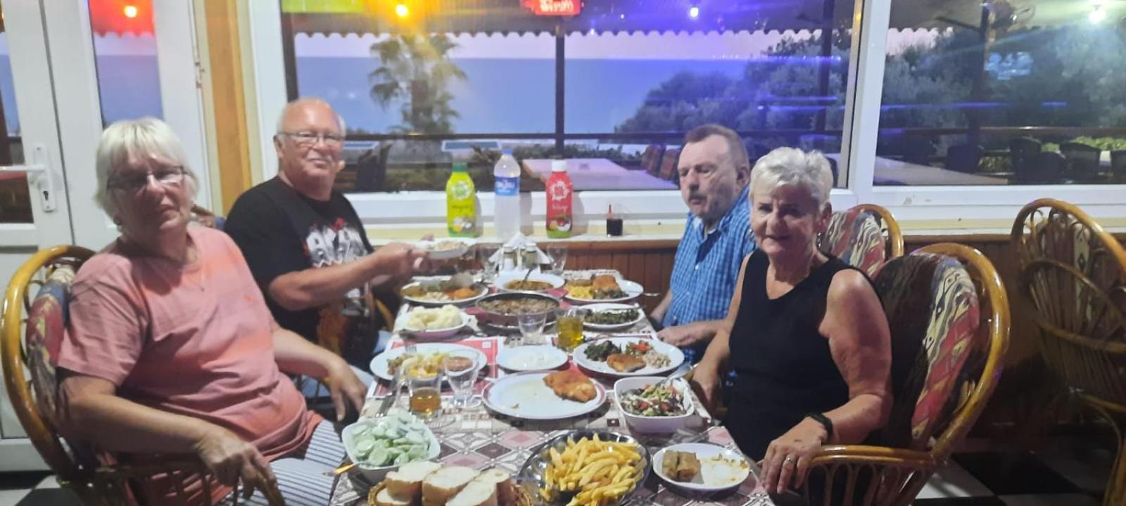 Hotel Schoenberg Kızılot Bagian luar foto