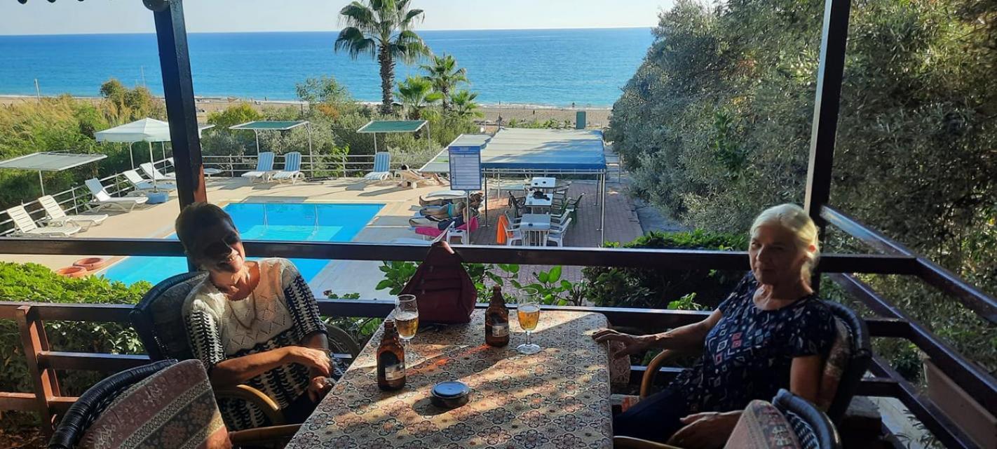 Hotel Schoenberg Kızılot Bagian luar foto