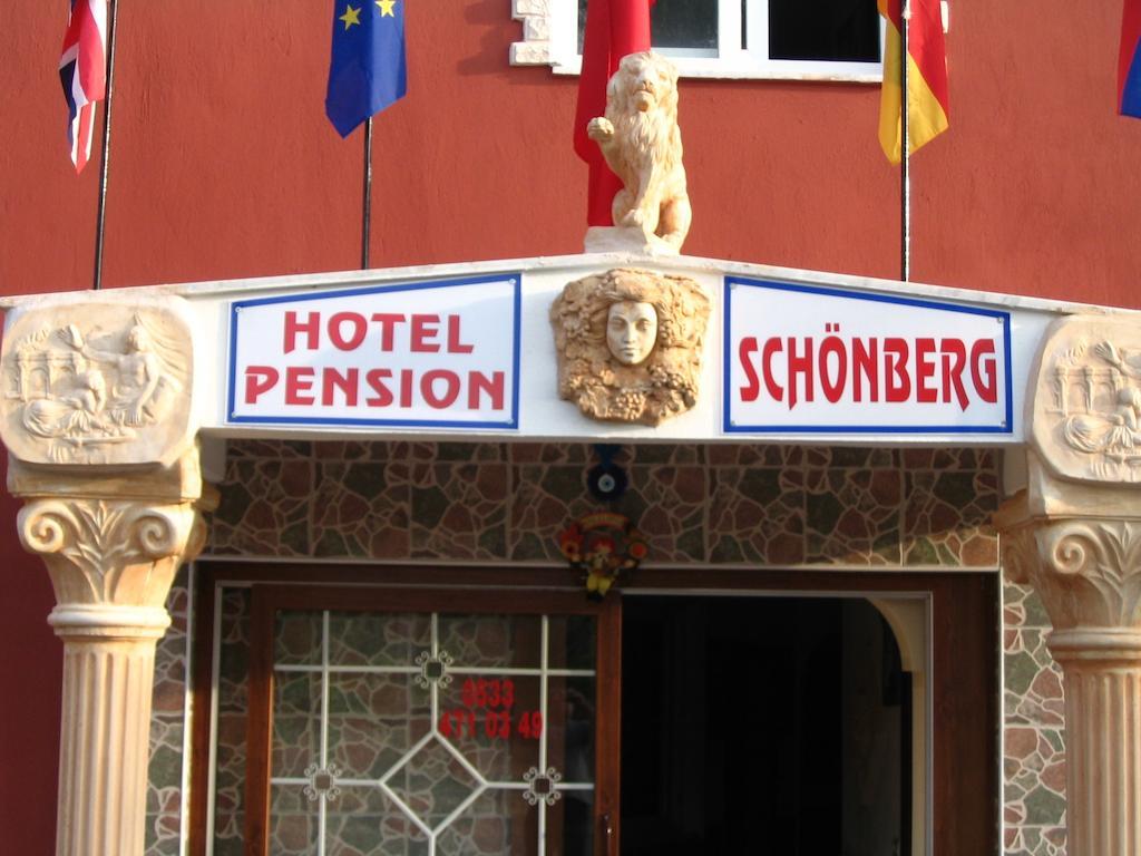 Hotel Schoenberg Kızılot Bagian luar foto