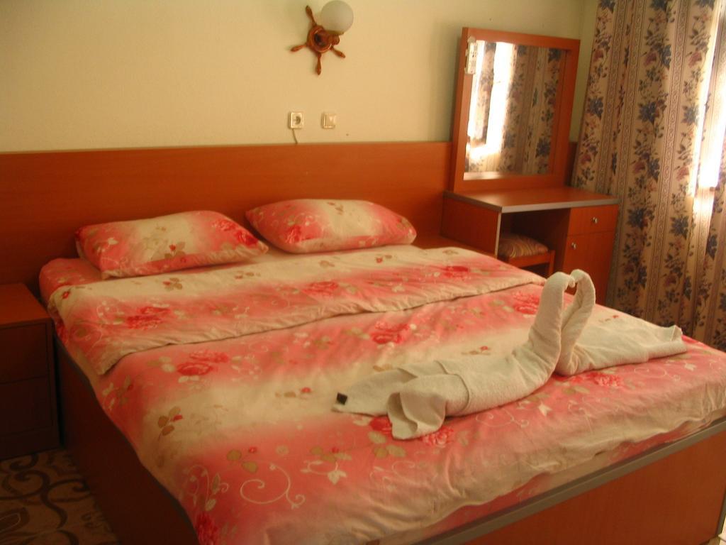 Hotel Schoenberg Kızılot Bagian luar foto