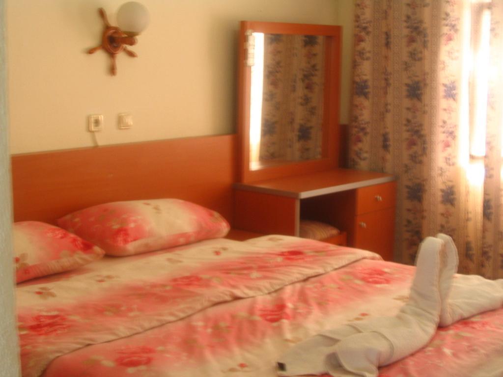 Hotel Schoenberg Kızılot Bagian luar foto