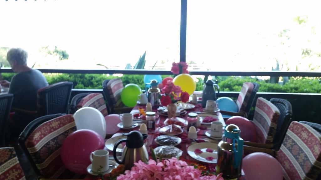 Hotel Schoenberg Kızılot Bagian luar foto